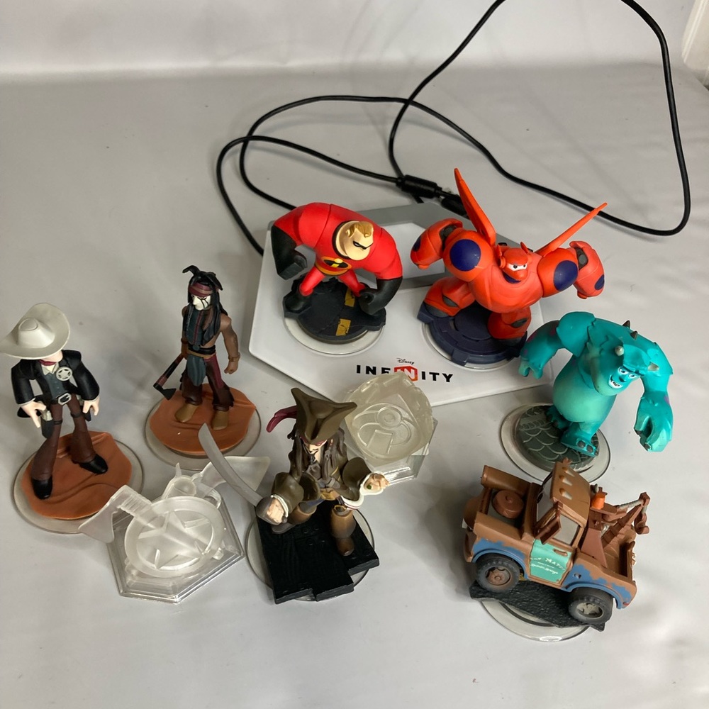 Disney Infinity Portal Base Pad figures lot